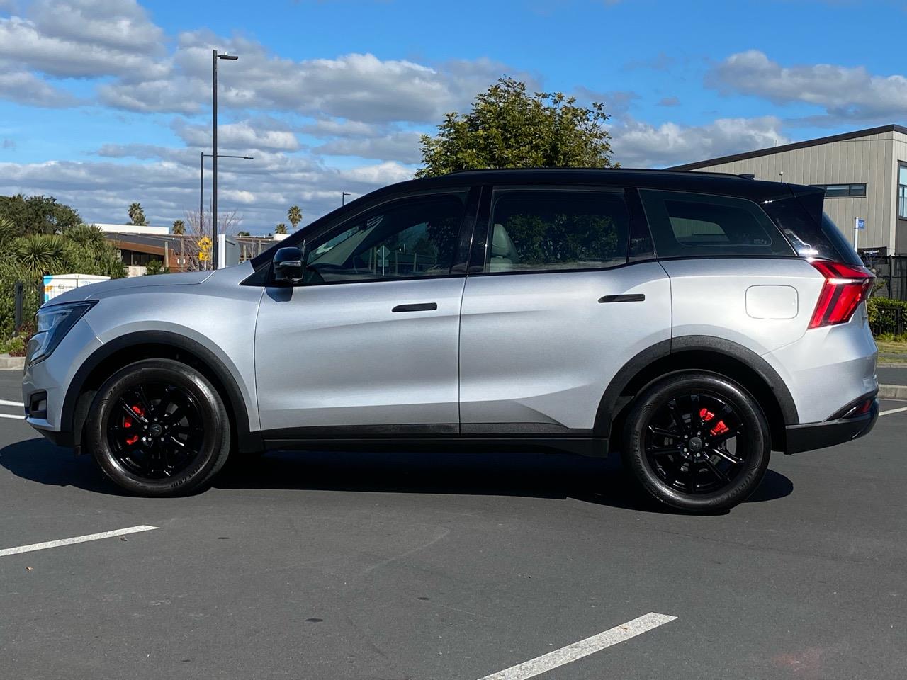 2024 Mahindra XUV700