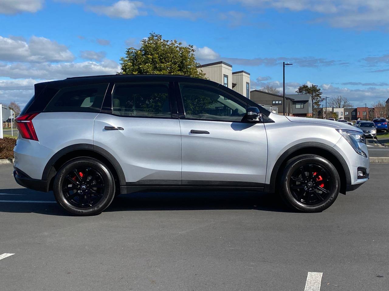 2024 Mahindra XUV700