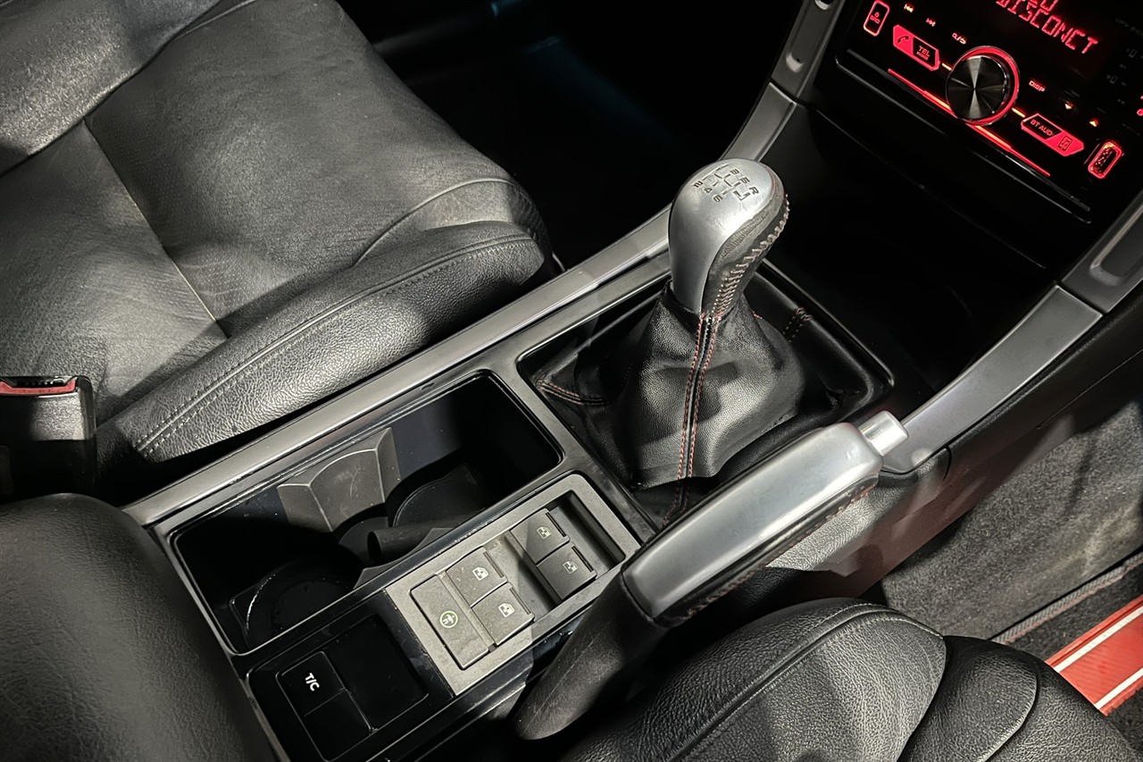 2005 Holden COMMODORE