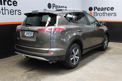 2018 Toyota RAV4 - Thumbnail