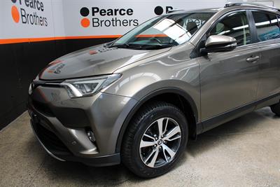 2018 Toyota RAV4 - Thumbnail