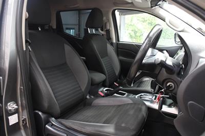 2021 Nissan Navara - Thumbnail
