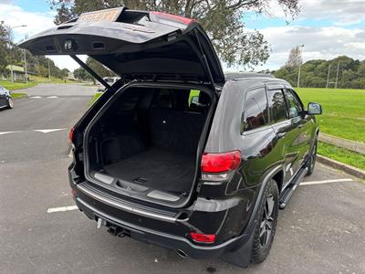 2019 Jeep GRAND CHEROKEE - Thumbnail