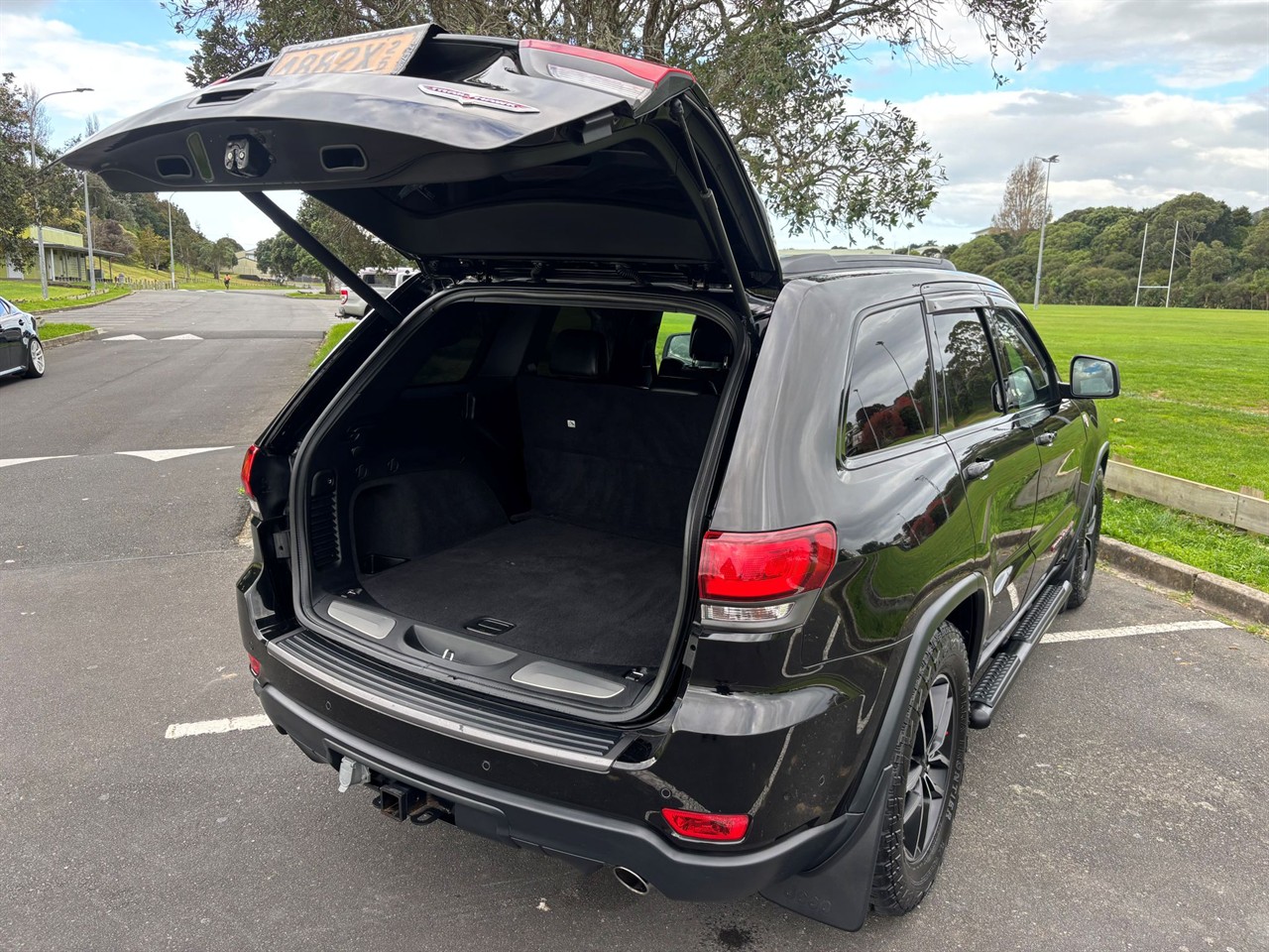 2019 Jeep GRAND CHEROKEE