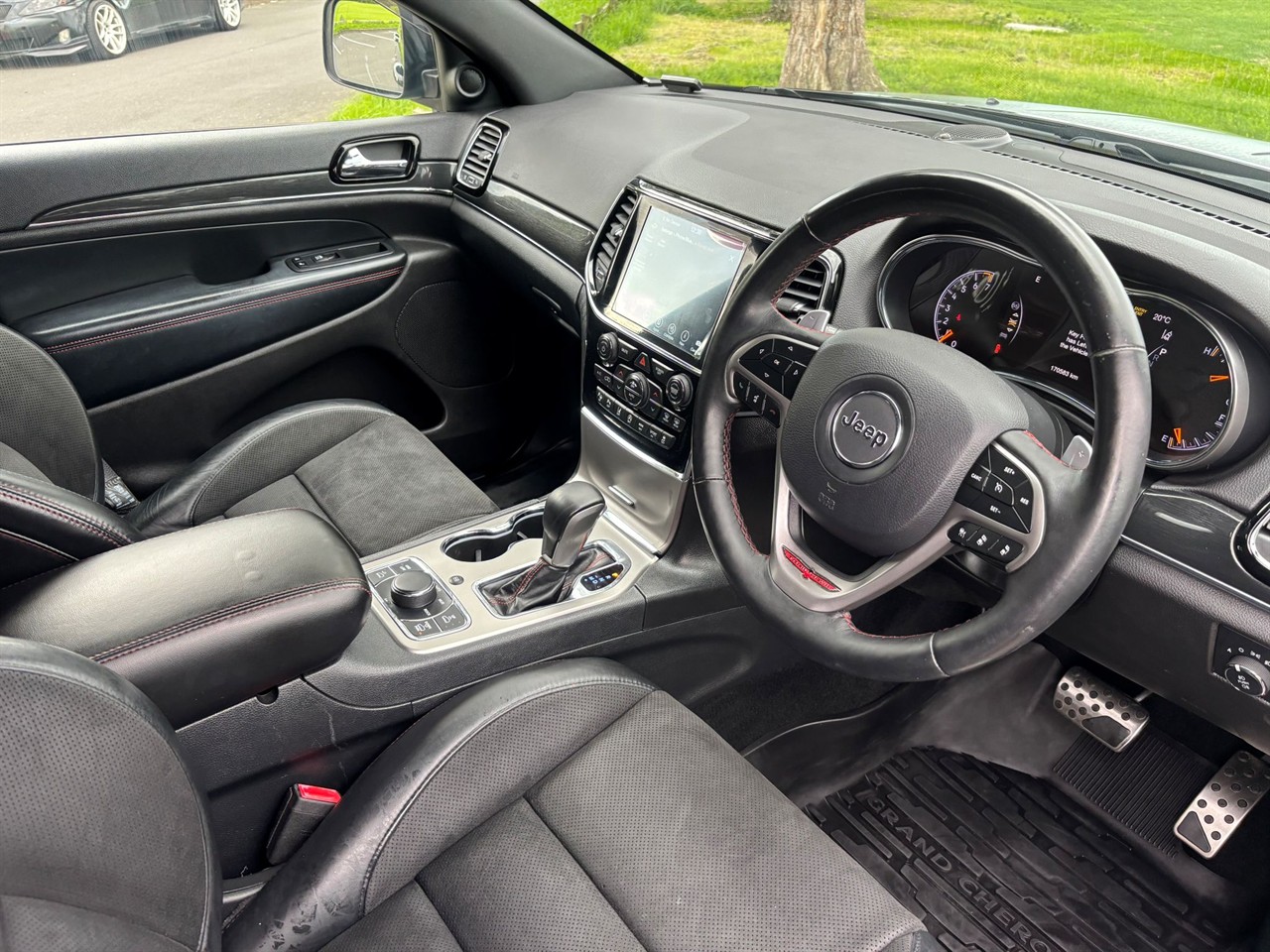 2019 Jeep GRAND CHEROKEE
