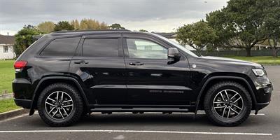 2019 Jeep GRAND CHEROKEE - Thumbnail
