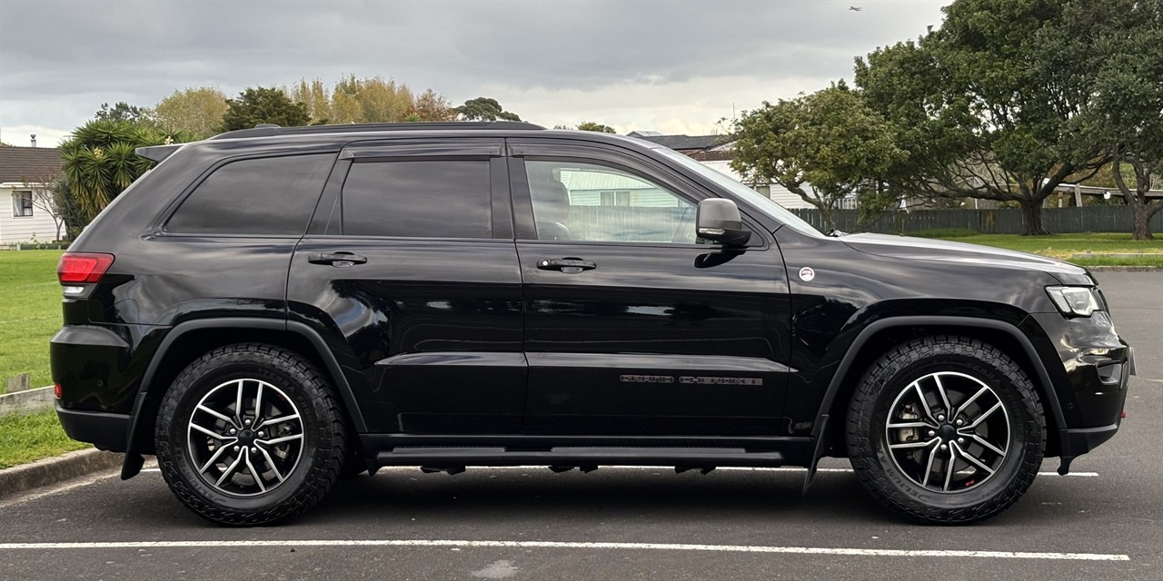 2019 Jeep GRAND CHEROKEE