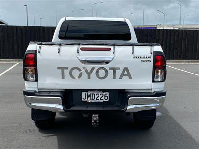 2015 Toyota Hilux - Thumbnail