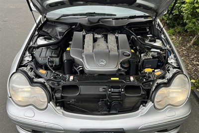 2001 Mercedes-Benz C32 - Thumbnail