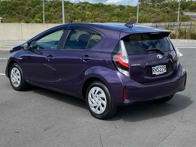 2020 Toyota Aqua - Thumbnail