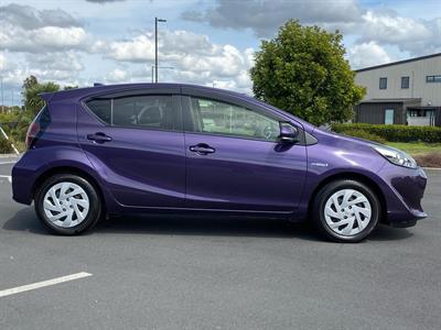 2020 Toyota Aqua - Thumbnail