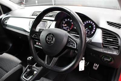 2016 Skoda Fabia - Thumbnail
