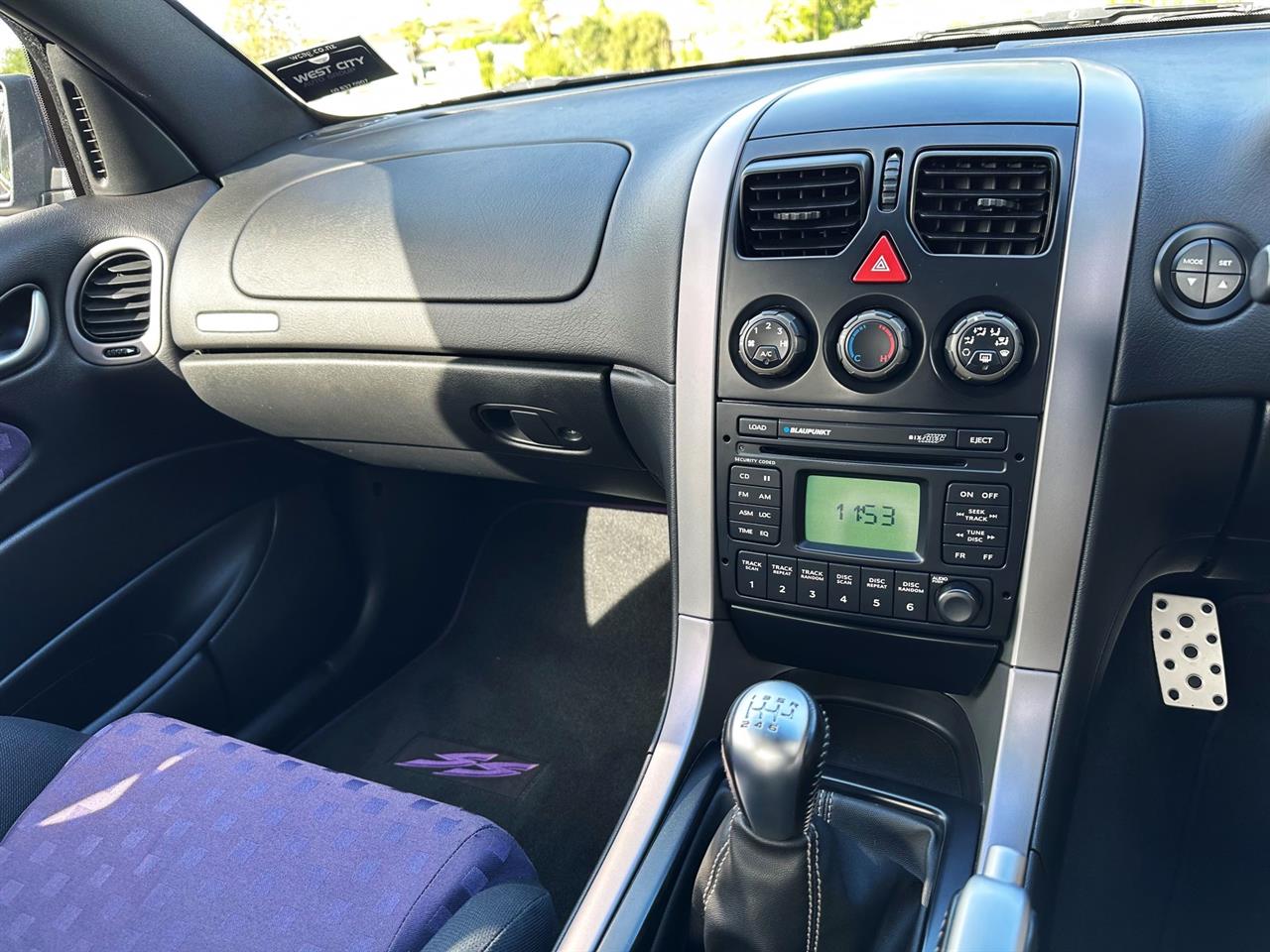2004 Holden Commodore