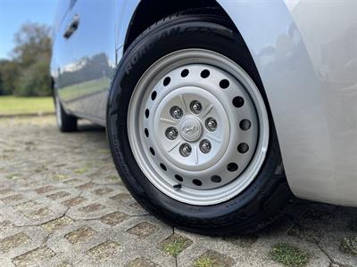 2023 Hyundai Staria Load - Thumbnail