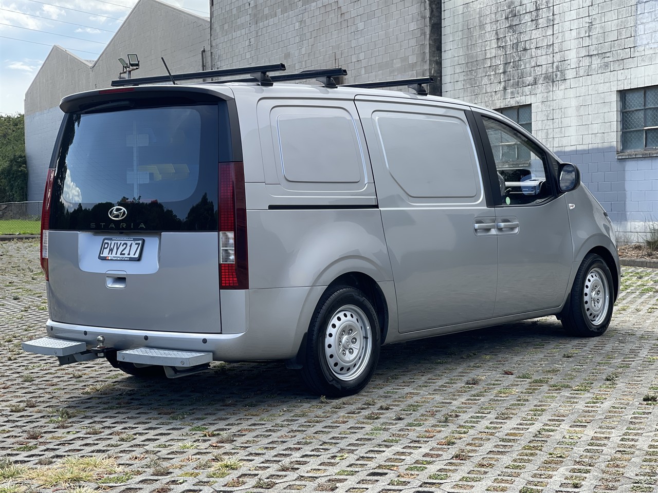 2023 Hyundai Staria Load