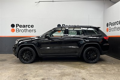 2017 Jeep Grand Cherokee - Thumbnail