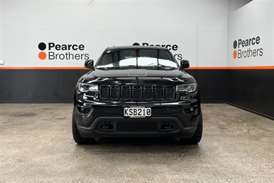 2017 Jeep Grand Cherokee - Thumbnail