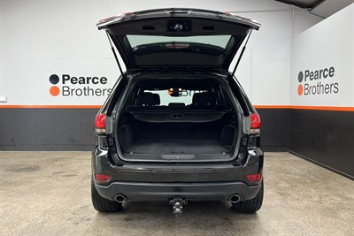 2017 Jeep Grand Cherokee - Thumbnail