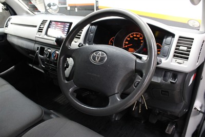 2013 Toyota Hiace - Thumbnail