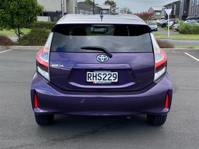 2020 Toyota Aqua - Thumbnail