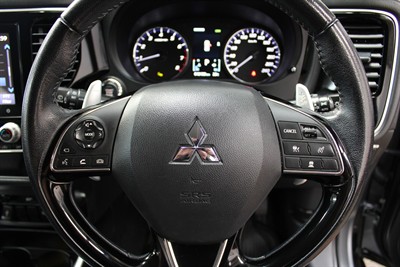 2021 Mitsubishi Outlander - Thumbnail