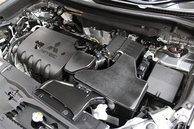 2021 Mitsubishi Outlander - Thumbnail