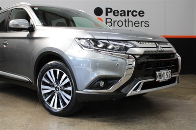 2021 Mitsubishi Outlander - Thumbnail