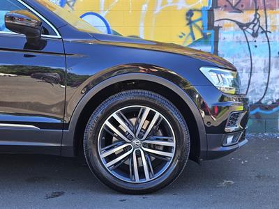 2019 Volkswagen Tiguan - Thumbnail