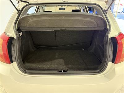 2004 Toyota Allex - Thumbnail