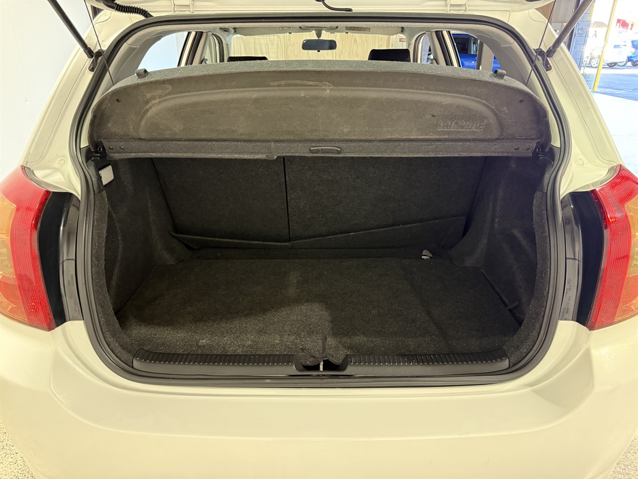 2004 Toyota Allex