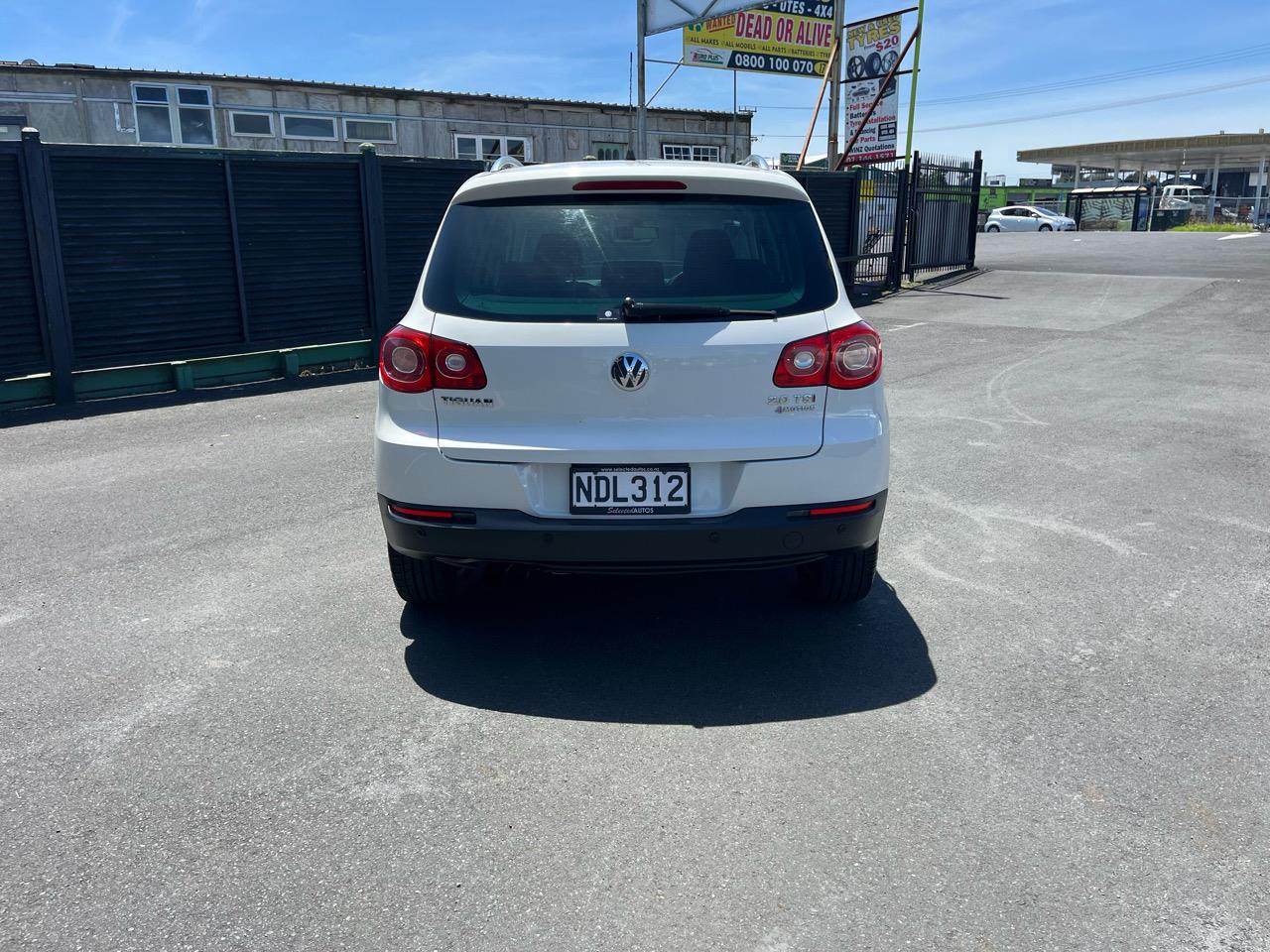 2011 Volkswagen TIGUAN