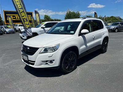2011 Volkswagen TIGUAN - Thumbnail