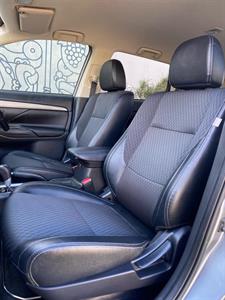 2015 Mitsubishi Outlander - Thumbnail