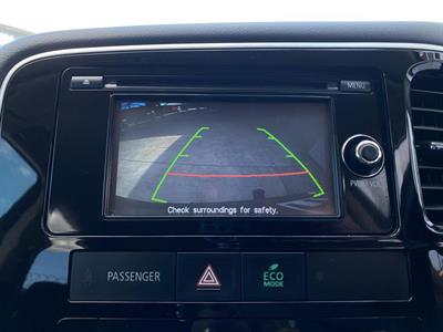 2015 Mitsubishi Outlander - Thumbnail