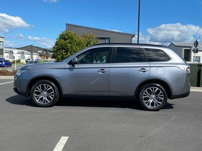 2015 Mitsubishi Outlander - Thumbnail