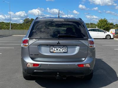 2015 Mitsubishi Outlander - Thumbnail