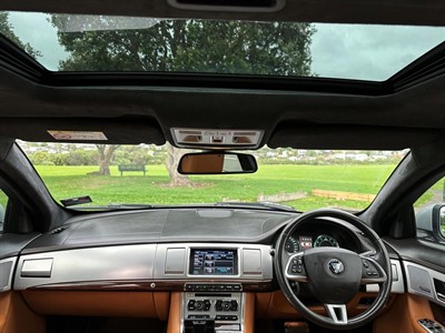 2017 Jaguar XF - Thumbnail
