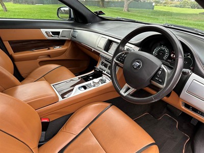 2017 Jaguar XF - Thumbnail