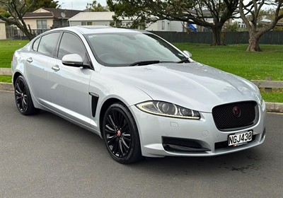 2017 Jaguar XF - Thumbnail