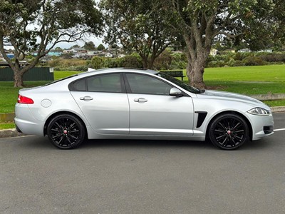 2017 Jaguar XF - Thumbnail