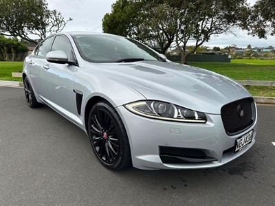 2017 Jaguar XF - Thumbnail