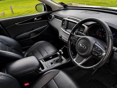 2017 Kia Sorento - Thumbnail