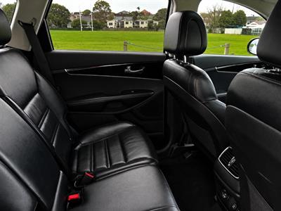 2017 Kia Sorento - Thumbnail