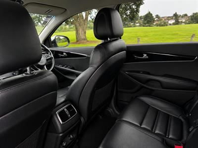 2017 Kia Sorento - Thumbnail