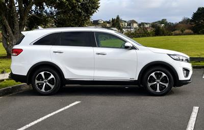 2017 Kia Sorento - Thumbnail