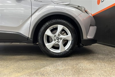 2019 Toyota C-Hr - Thumbnail