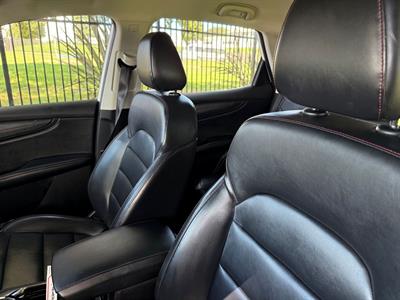 2022 MG HS - Thumbnail