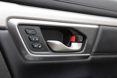 2017 Honda CR-V - Thumbnail