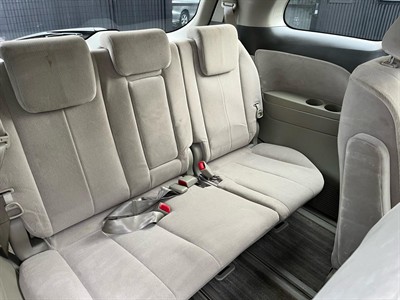 2006 Toyota Estima - Thumbnail