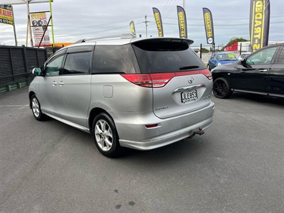 2006 Toyota Estima - Thumbnail